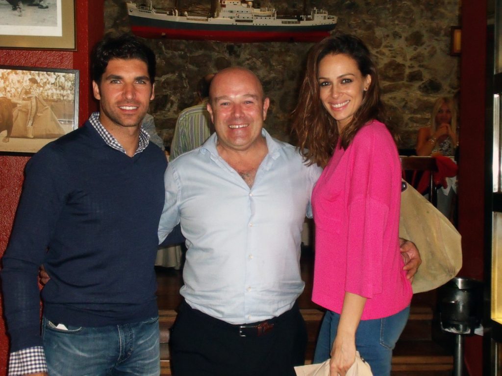 Con Cayetano Rivera y Eva González